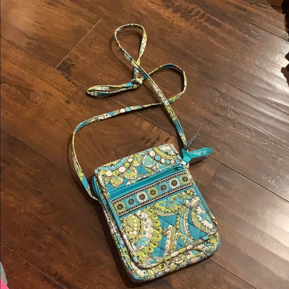 Vera Bradley Croas Body Bag - Picture 3 of 7